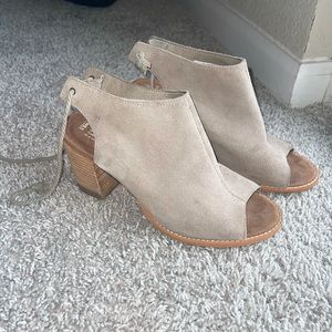 Tom’s Tie-Back Wedges